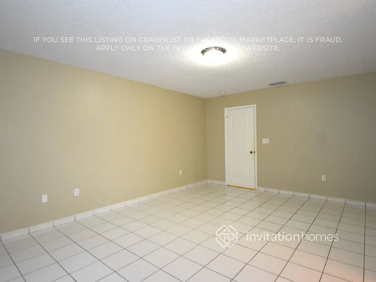 1276 SW 143rd Pl — Photo 6