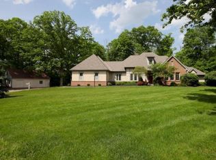 587 Brook Run Dr, Westerville, OH 43081