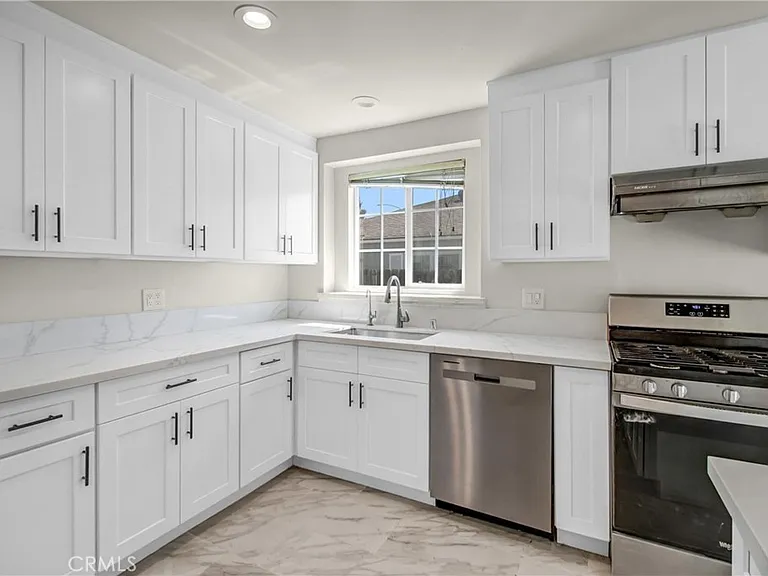 712 W Longden Ave — Photo 21