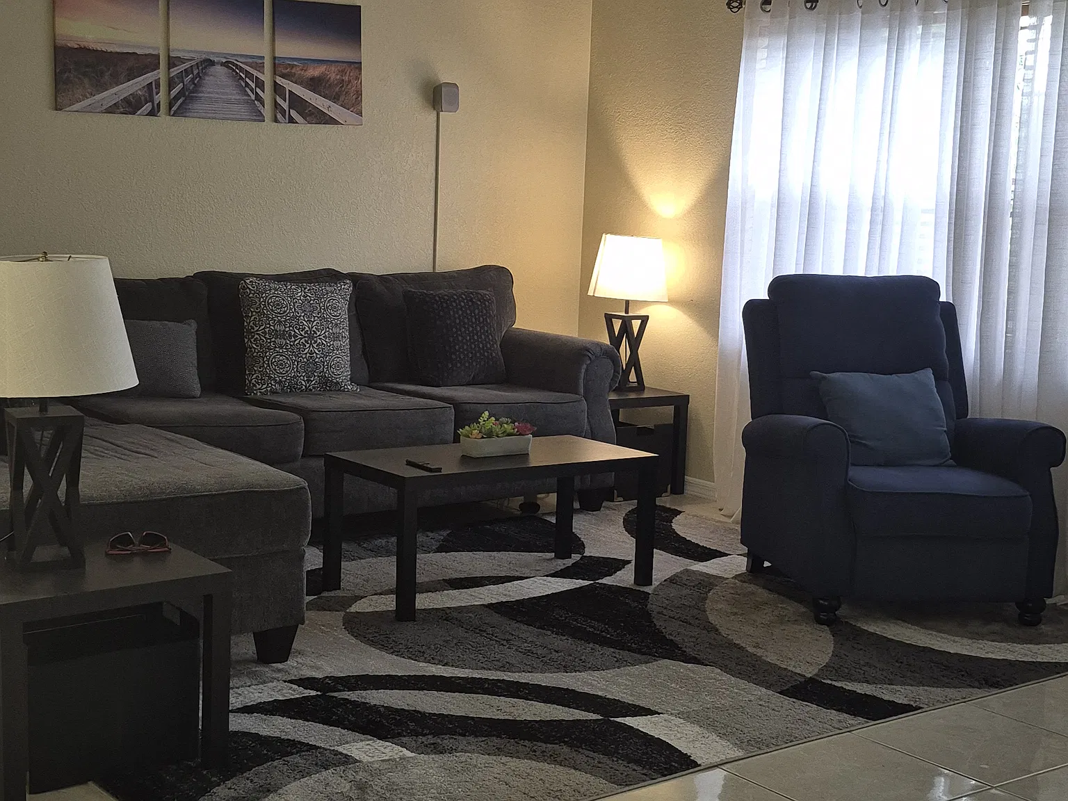 3 bed, 1300 sqft, $2,450 — Photo 3