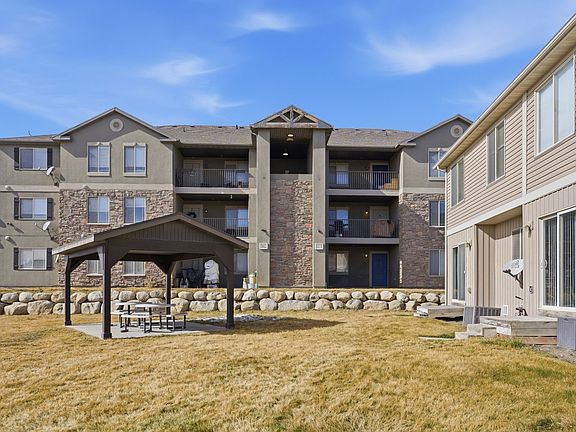 4th image of 3812 E Rock Creek Rd APT 8