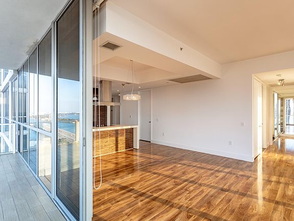 5th image of 1100 Biscayne Blvd Unit 2805