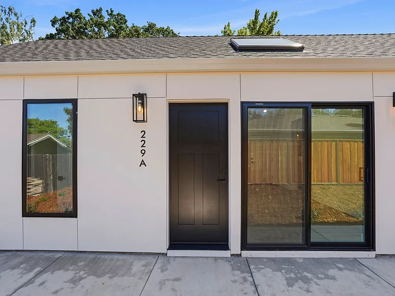 229 Steven Cir — Photo 18