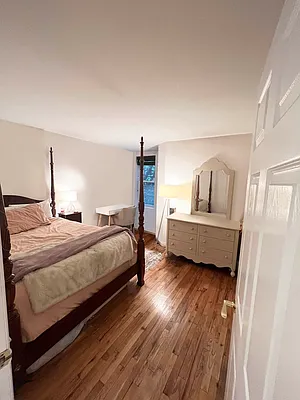 Rented by Cayenne Realty Group | media 12