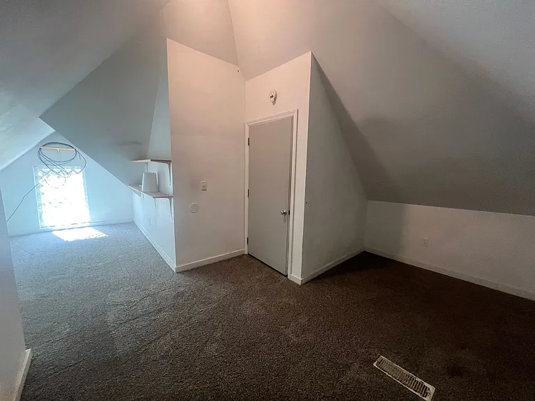 535 Locust Ave — Photo 7