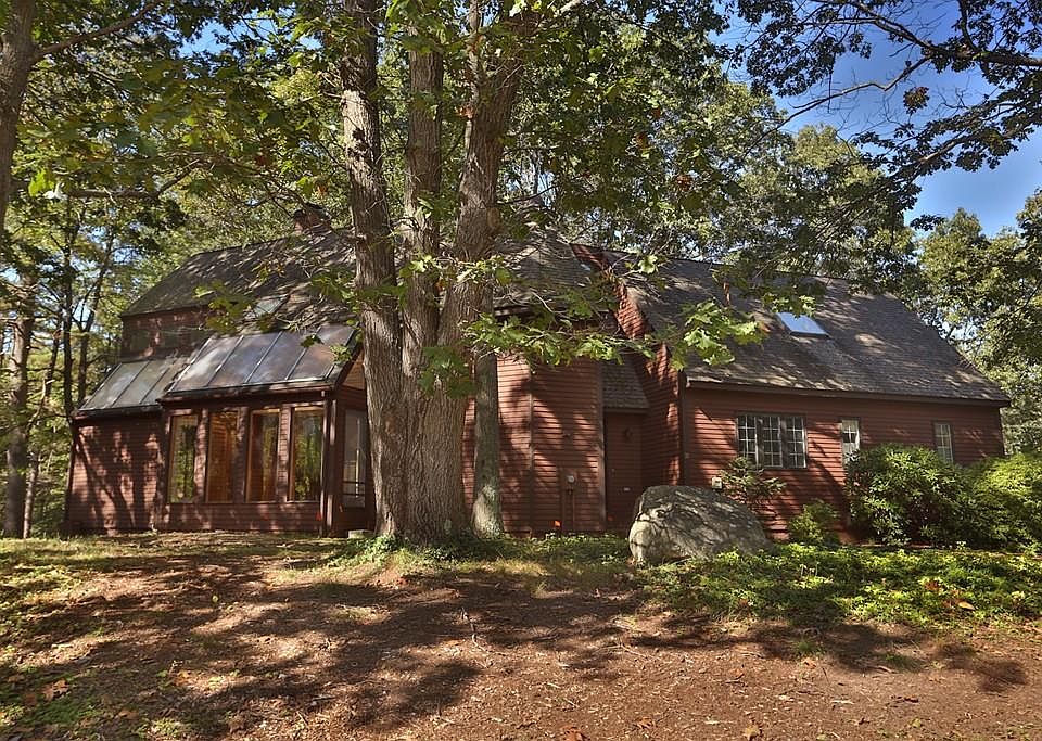 1st image of 10 Hallisey Dr