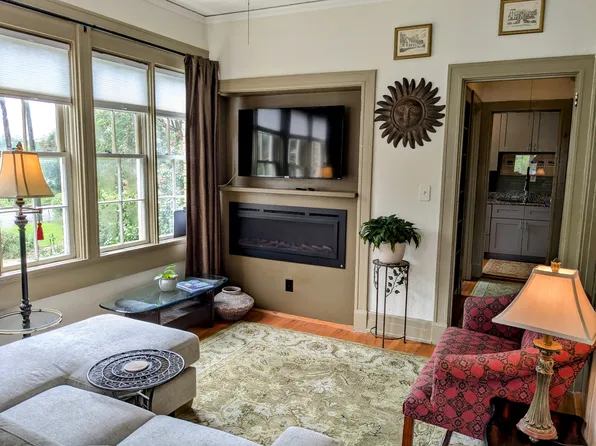63 Rutledge Ave APT 1, Charleston, SC 29401
