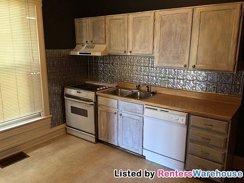 4th image of 220 W 2nd Ave