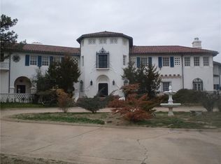 7199 Nichols Rd, Nichols Hills, OK 73120