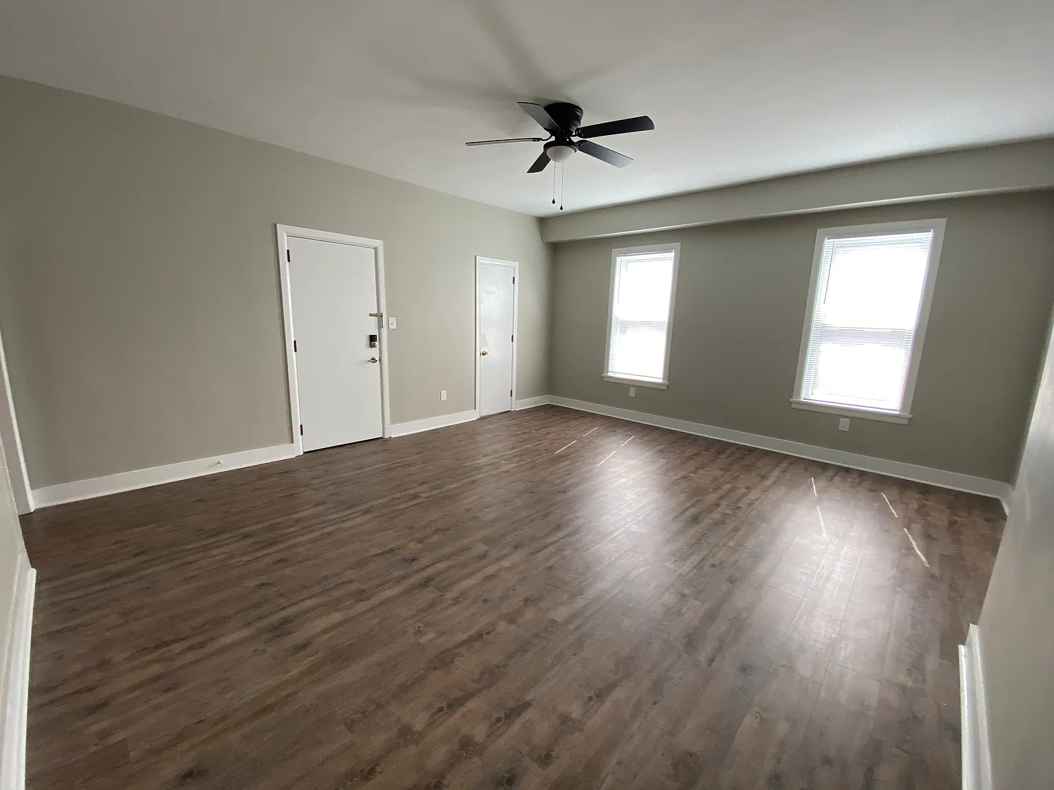 2 bed, 1.5 bath, $1,350 — Photo 2