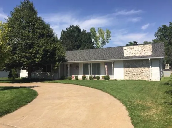 611 College Ave, Goodland, KS 67735