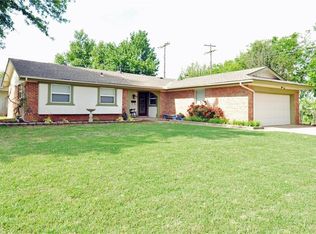 300 Mark Ave, Yukon, OK 73099