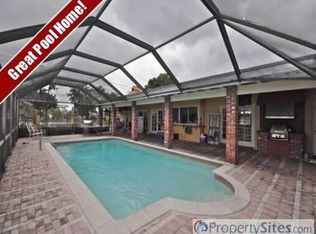18601 Troon Dr, Hialeah, FL 33015