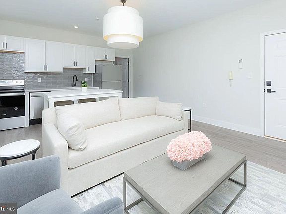 3rd image of 1122 N Calvert St APT 1