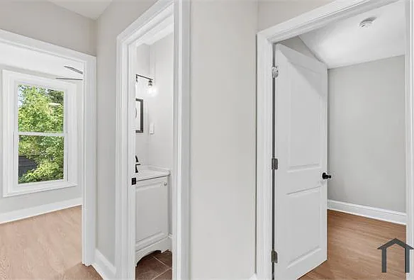35 E Collom St — Photo 17