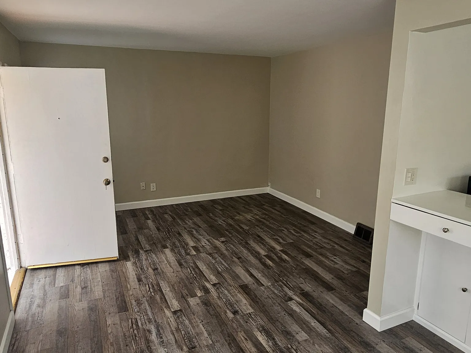 1 bed, 600 sqft, $2,100 — Photo 4