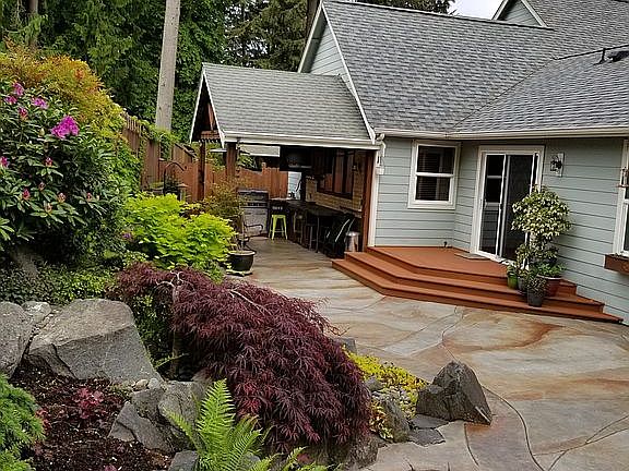 Outdoor kitchen, patio