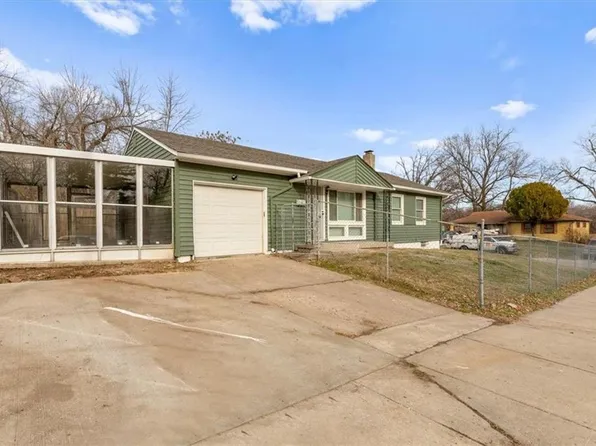 5216 E 41st St, Kansas City, MO 64130