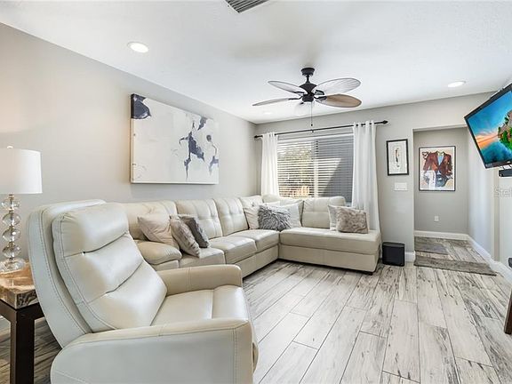 4th image of 4979 Live Oak Dr