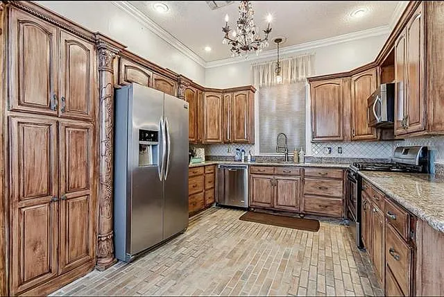 2 bed, 2.0 bath, 1306 sqft, $1,900 — Photo 3