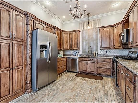 3rd image of 6318 Bienvenue St