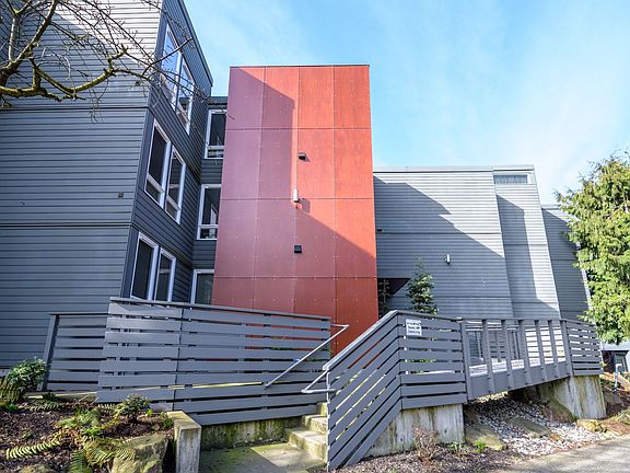 3rd image of 717 Belmont Ave E APT 303