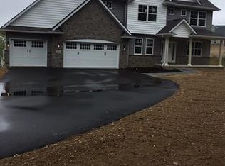 5295 Coulter Lake Trl, Clarkston, MI 48348