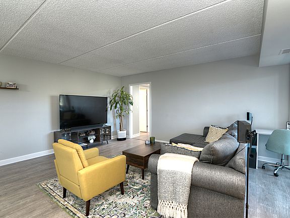 3rd image of 150 Red Top Dr APT 203