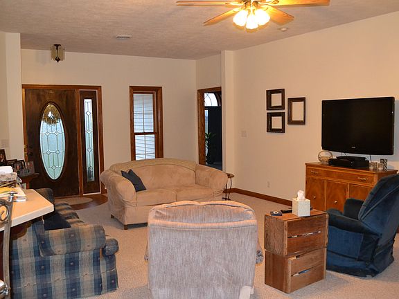 5th image of 18915 Gordon Cir