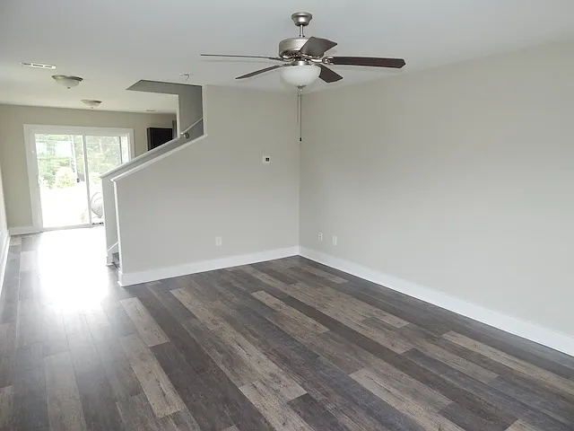 401 Bee Cove Way — Photo 4