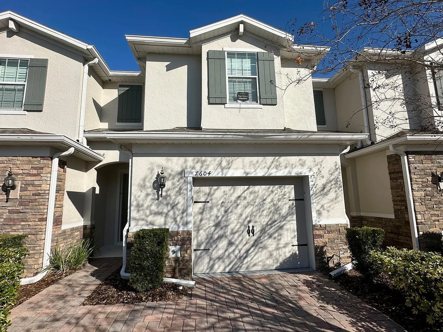 3 bed, 1872 sqft, $2,490 — Photo 1