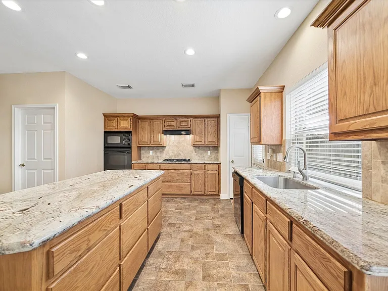 16715 Colony Terrace Dr — Photo 16