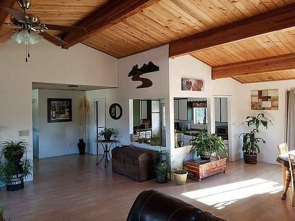 2nd image of 115 Linda Ln