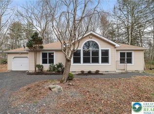 118 Quail Ct, Bushkill, PA 18324