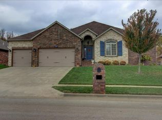 3379 W Darby St, Springfield, MO 65810