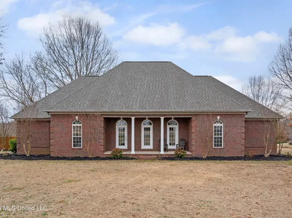 769 Golden Pond Cir, Coldwater, MS 38618