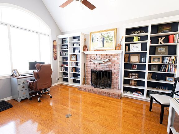 3rd image of 2315 Pathway