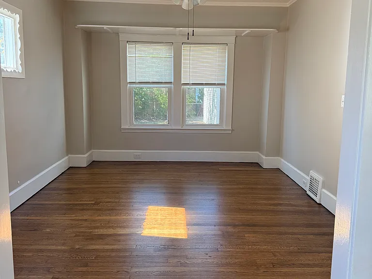 2050 Elmwood Ave — Photo 9
