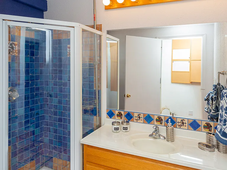 610 W Hermosa Dr — Photo 43