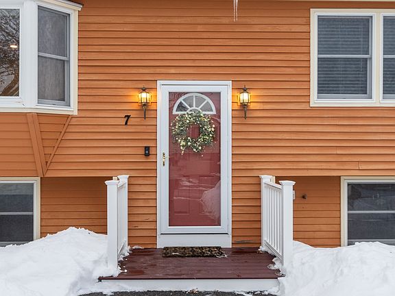 3rd image of 7 Brentwood Avenue