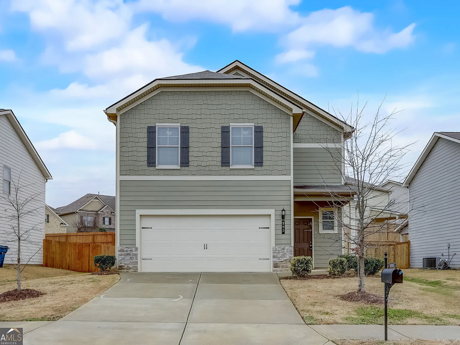 4 bed, 2.5 bath, 2152 sqft, $2,425 — Photo 1