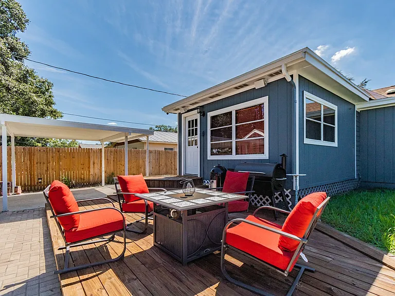 310 E Paris St — Photo 26