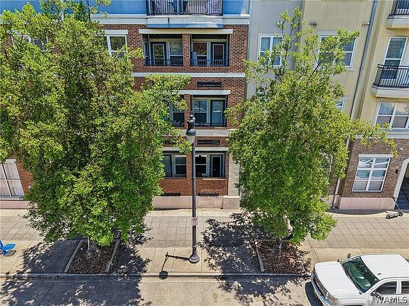 3rd image of 401 20th St