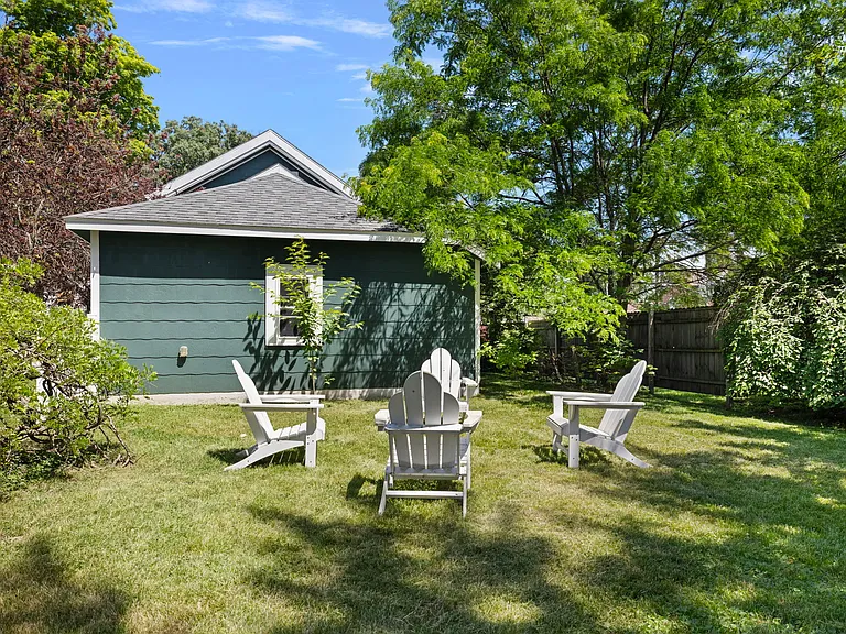 205 N Elm St — Photo 5