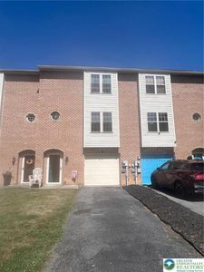 359 W 2nd St, Alburtis, PA, 18011