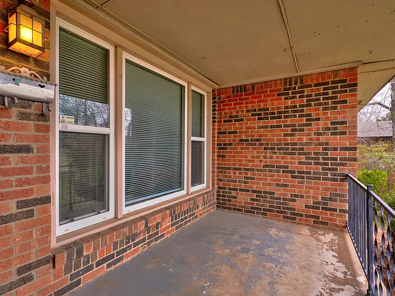 2845 Cambridge Ct — Photo 9