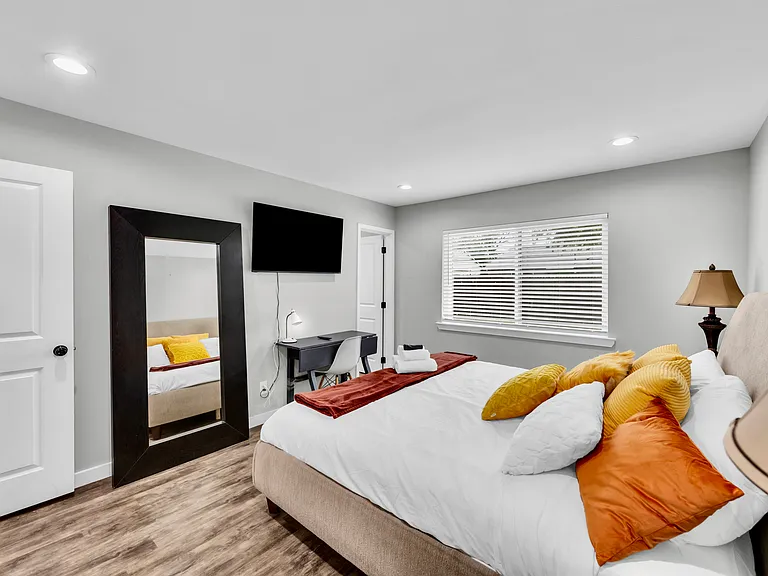 1005 Cambridge Dr — Photo 10