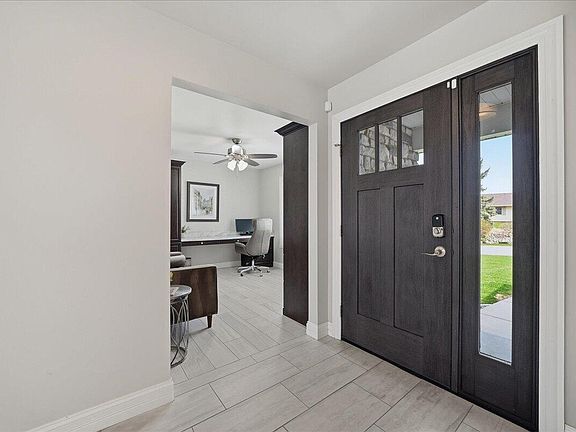 5th image of 2501 E Lakeshore Dr