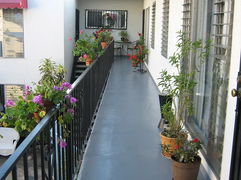 1114 N Harper Ave #12 — Photo 11