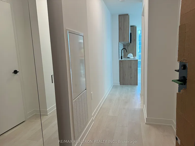 127 Broadway Ave #1402 — Photo 1